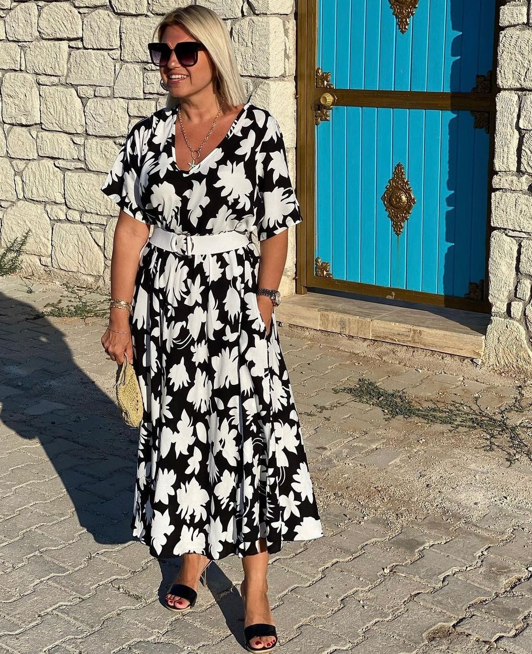 LEANNE | ELEGANT DRESS WITH TUMMY COVERAGE